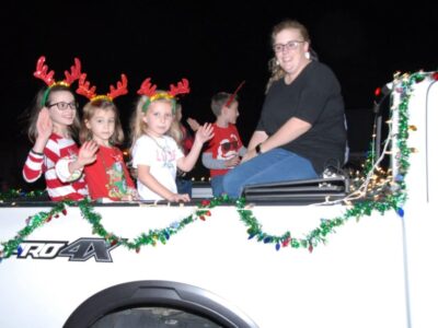 Music, Lights, Horses with Hats and Santa! Holtville/Slapout Celebrates Hometown Christmas Parade for 2019