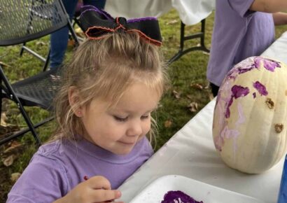 Prattauga Art Guild Holds Pumpkin Decorating Class