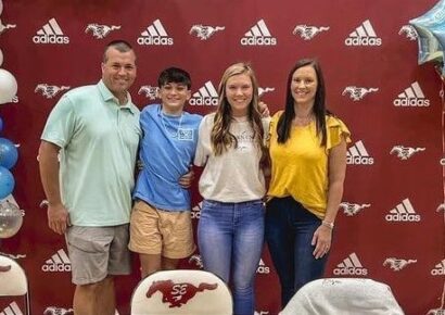 SEHS Golfer Kara Busbin Signs College Scholarship with Southern Union
