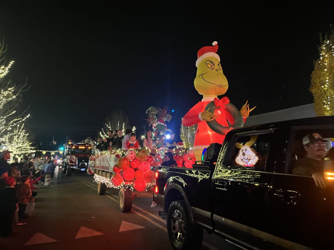 Prattville Christmas Parade Fills Town With Holiday Spirit Elmore