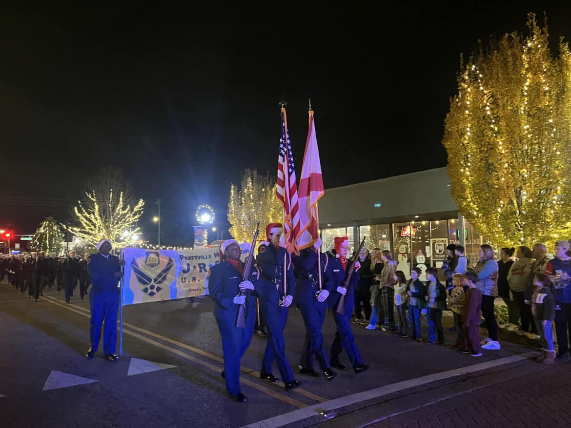 Prattville Christmas Parade Fills Town With Holiday Spirit Elmore