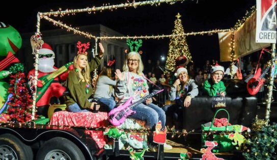 Wetumpka’s Christmas parade brings holiday magic to downtown