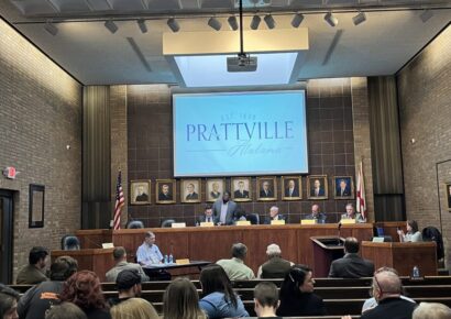 Standing ovation for Striplin’s return, loud public comments, $4 million training facility, Prattville City Council packs house